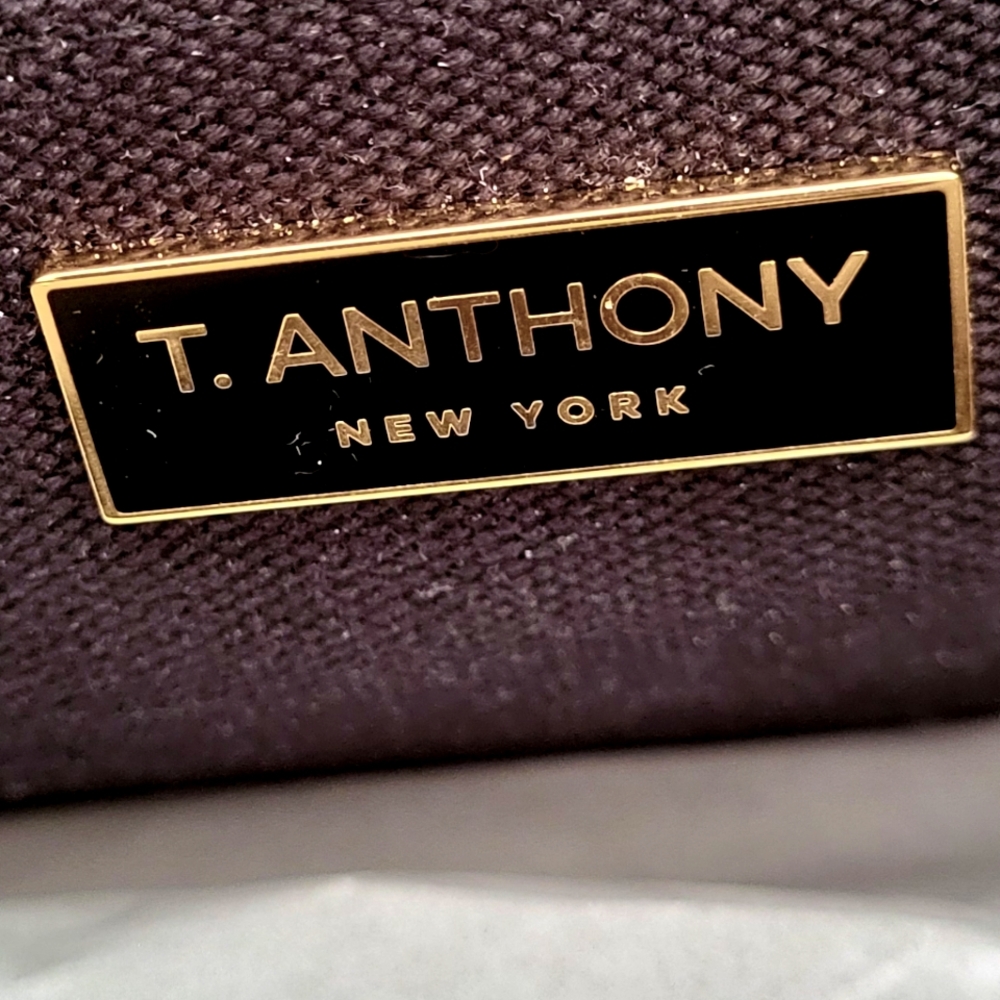 ⚜️NEW! $300. T. ANTHONY Black Tote W/ Handles & Crossbody Strap BOX & BAG - Picture 14 of 15